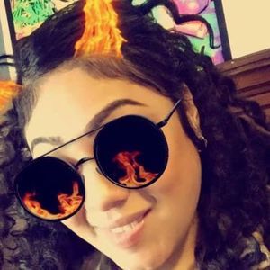 Meet your Posher, Kimberly